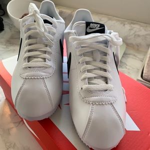 Brand new Nike Cortez women’s sz 9